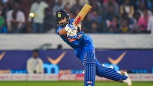 IND vs ENG ODI: സച്ചിന്റെയും പോണ്ടിങ്ങിന്റെയും റെക്കോഡിനൊപ്പമെത്താന്‍ കോലി