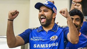 IPL 2021: തെറ്റായി ഔട്ട് വിളിച്ചു, അമ്പയര്‍ക്കെതിരെ പൊട്ടിത്തെറിച്ച് രോഹിത്; നടപടിക്ക് സാധ്യത