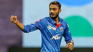 IPL 2021: ഡല്‍ഹിക്ക് സന്തോഷ വാര്‍ത്ത, കോവിഡ് മുക്തനായ അക്ഷര്‍ പട്ടേല്‍ ടീമിനൊപ്പം ചേര്‍ന്നു