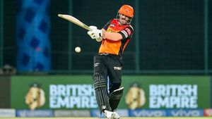 IPL 2021: ഹൈദരാബാദിനെ തോല്‍പ്പിച്ചത് വാര്‍റണോ? മുഖ്യ പരിശീലകന്‍ ട്രവര്‍ ബെയ്‌ലിസ് പറയുന്നു