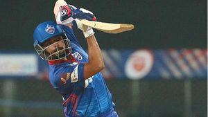 IPL 2021: സൂപ്പര്‍ ഓവറില്‍ എന്തുകൊണ്ട് അവസരം ലഭിച്ചില്ല? പൃത്ഥ്വി ഷാ തുറന്ന് പറയുന്നു
