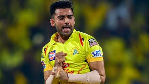 IPL 2021: ദീപക് ചാഹര്‍ വേറെ ലെവലാണെന്ന് ശാസ്ത്രി, പഞ്ചാബിനെ തകര്‍ത്ത താരത്തിന് അഭിനന്ദന പ്രവാഹം