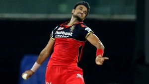 IPL 2021: ഹര്‍ഷലിന്റേത് കട്ട ഹീറോയിസം! മുംബൈയ്‌ക്കെതിരേ ഇതാദ്യം- വമ്പന്‍ റെക്കോര്‍ഡ്