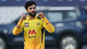 IPL 2021: അവന്‍ മൂന്ന് ഫോര്‍മാറ്റിലും കളിക്കേണ്ടവനാണ്; ജഡേജയെ കുറിച്ച് സുരേഷ് റെയ്‌ന