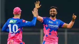 IPL 2021: പൃത്ഥ്വി ഷായെ കുടുക്കിയതെങ്ങനെ? ജയദേവ് ഉനദ്ഘട്ട് വെളിപ്പെടുത്തുന്നു