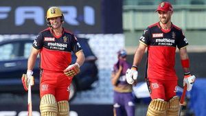 IPL 2021: മാക്‌സ്വെല്‍ ചൂടായി! തന്നെക്കൊണ്ടാവില്ലെന്നു പറഞ്ഞു!- എബിഡിയുടെ വെളിപ്പെടുത്തല്‍