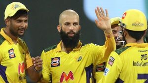 IPL 2021: മൂന്നാം നമ്പറില്‍ സിഎസ്‌കെയില്‍ അവന്‍ ക്ലിക്ക്, കോപ്പിയടിച്ച ആര്‍സിബിയില്‍ മെഗാ ഫ്‌ളോപ്പ്