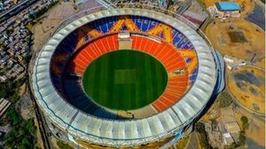 IPL 2021: പഞ്ചാബ് x കെകെആര്‍, നരേന്ദ്രമോദി സ്‌റ്റേഡിയത്തിലെ പിച്ച് റിപ്പോര്‍ട്ട് അറിയാം