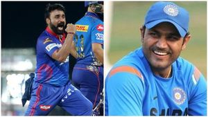IPL 2021: 'എന്റെ പ്രതിഫലം ഉയര്‍ത്തി നല്‍കുമോ', അമിത് മിശ്രയുമായുള്ള ഓര്‍മ്മ പങ്കുവെച്ച് സെവാഗ്