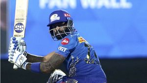 IPL 2021: ശക്തമായി തിരിച്ചെത്തും, ഇതേ സാഹചര്യം മുമ്പ് അതിജീവിച്ചവരാണ് മുംബൈ- സൂര്യകുമാര്‍