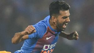 IND vs SL: ധവാനോ, ഹാര്‍ദിക്കോ, ഇന്ത്യയെ ആരു നയിക്കണം? ദീപക് ചഹര്‍ പറയുന്നു