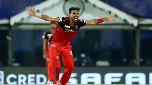 IPL 2021: ടൂര്‍ണമെന്റ് ചരിത്രത്തില്‍ ആരാധകരെ ഞെട്ടിച്ച ആറ് സര്‍പ്രൈസ് പ്രകടനങ്ങള്‍ ഇതാ