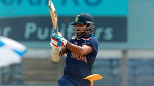 INDvSL: ഗബ്ബാര്‍ ദി ഗ്രേറ്റ്, കോലിക്കു പോലുമില്ലാത്ത റെക്കോര്‍ഡ്!- ധോണിക്കു ശേഷം ആദ്യ നായകന്‍