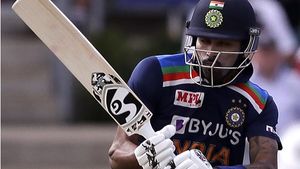 IND vs SL: 'അവനെ എന്തിന് ടീമില്‍ ഉള്‍പ്പെടുത്തി,സ്ഥാനം അര്‍ഹിക്കുന്നില്ല', ഹര്‍ദികിനെതിരേ വിമര്‍ശനം