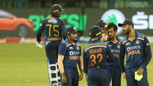 IND vs SL: ജൂനിയര്‍ ധോണി, മിന്നല്‍ സ്റ്റംപിങ്ങുമായി ഇഷാന്‍ കിഷന്‍, സഞ്ജുവിന് ഇനി പ്രതീക്ഷ വേണ്ട