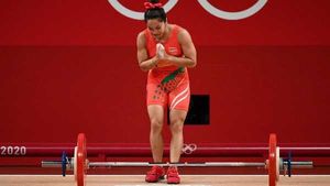 Olympics 2021: അവള്‍ അന്നു കളി ഉപേക്ഷിക്കാന്‍ ആഗ്രഹിച്ചു! വെളിപ്പെടുത്തലുമായി ചാനുവിന്റെ അമ്മ