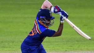INDvSL: സെവാഗിന്റെ 'ഹാട്രിക്ക്' ആധിപത്യം അവസാനിപ്പിച്ച് പൃഥ്വി! പുതിയ മൂന്നാമന്‍