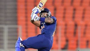 IND vs ENG: പകരക്കാരായി മൂന്ന് പേര്‍ ഇംഗ്ലണ്ടിലേക്ക്, പൃഥ്വിക്കും ജയന്തിനുമൊപ്പം സൂര്യകുമാറും