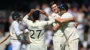 INDvENG: നാലാംദിനം തന്നെ ഇന്ത്യ നാണംകെട്ടു! ഇന്നിങ്‌സ് തോല്‍വി- ഇംഗ്ലണ്ട് ഒപ്പത്തെി