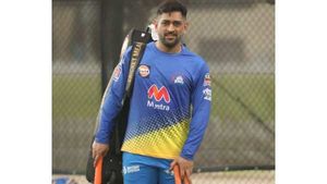 IPL 2021: ധോണിയും സംഘവും ദുബായില്‍ പടയൊരുക്കം തുടങ്ങി