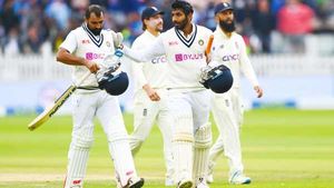 INDvENG: ലോര്‍ഡ്‌സിലെ ദ്രാവിഡും ലക്ഷ്മണുമായി ഷമിയും ബുംറയും! പുകഴ്ത്തി ഫാന്‍സ്