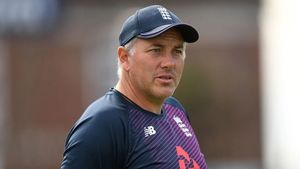 IND vs ENG: 'ഇങ്ങോട്ട് പ്രകോപിപ്പിച്ചാല്‍ അങ്ങോട്ടും തിരിച്ചടിക്കും' - ഇംഗ്ലണ്ട് പരിശീലകന്‍
