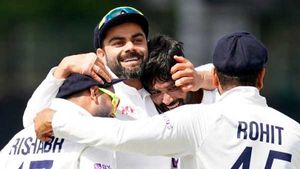 INDvENG: 'പന്ത് റിവ്യു സിസ്റ്റം'- ഇതാണ് റിവ്യൂ, റിഷഭിനും കോലിക്കും കൈയടിച്ച് ഫാന്‍സ്