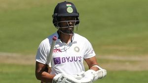 IND vs ENG: ഇംഗ്ലണ്ടില്‍ 'കന്നി' ടെസ്റ്റ് കളിക്കാനാവുമോ? അവസരം കാത്തിരിക്കുന്ന ഇന്ത്യന്‍ താരങ്ങളിതാ