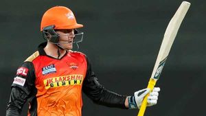 IPL 2021: എന്തിന് വാര്‍ണര്‍? റോയല്‍സിനെ വലിച്ചുകീറി ജാസണ്‍ റോയ്, ഒന്നൊന്നര അരങ്ങേറ്റം!