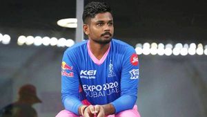 IPL 2021: 'അവനെ അധികനാള്‍ മാറ്റിനിര്‍ത്താനാവില്ല', സഞ്ജു ഇന്ത്യക്കായി വീണ്ടും കളിക്കുമെന്ന് സംഗക്കാര