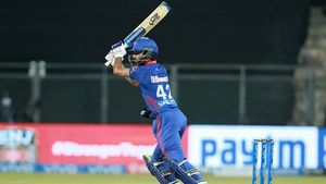 IPL 2021: ഹൈദരാബാദിന്റെ വഴിയടച്ച് ഡല്‍ഹിയുടെ കുതിപ്പ്, എല്ലാ പ്രധാന റെക്കോഡുകളുമറിയാം