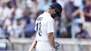 IND vs ENG: പുറത്തായതില്‍ നിരാശ, ഡ്രസിങ് റൂമിലേക്ക് മടങ്ങവെ കോലിയുടെ രോഷപ്രകടനം വൈറല്‍