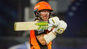 IPL 2021: വന്നു, കണ്ടു, മടങ്ങി! വാര്‍ണര്‍ക്കു രക്ഷയില്ല, ഈ നാണക്കേട് 2016നു ശേഷമാദ്യം