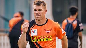 IPL 2021: എന്തുകൊണ്ട് വാര്‍ണറെ പുറത്തിരുത്തി? ഫോംഔട്ടല്ല കാരണം, ഹൈദരാബാദ് കോച്ച് പറയുന്നു