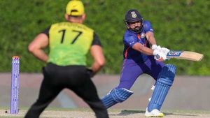 T20 World cup: സന്നാഹം- ഓസീസിനെയും കെട്ടുകെട്ടിച്ച് ഇന്ത്യ, പാകിസ്താന് മുന്നറിയിപ്പ്