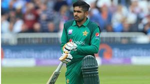 T20 World Cup 2021: ബാബര്‍ ആസമിനെ എങ്ങനെ കുടുക്കാം? കൃത്യമായി പദ്ധതിയുണ്ട്, ഉപദേശിച്ച് ആകാശ് ചോപ്ര
