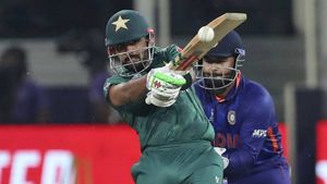 T20 World Cup: ഇന്ത്യക്കെതിരേ ബാബര്‍ ആസം കളിച്ചത് അമ്മ വെന്റിലേറ്ററിലായ വേദന മറന്ന്