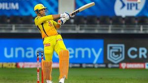 IPL 2021: കിരീടം ചൂടി ധോണിപ്പട, ആവേശ ഫൈനലില്‍ പിറന്ന അഞ്ച് റെക്കോഡുകളിതാ