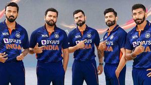 T20 World Cup: ഇന്ത്യയിറങ്ങുക പുത്തന്‍ ലുക്കില്‍, ടീം ഇന്ത്യയുടെ പുതിയ ജഴ്‌സി പുറത്തിറക്കി