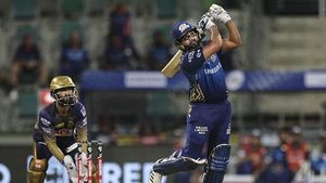 IPL 2021: ആര് കടക്കും പ്ലേ ഓഫില്‍? പ്രതീക്ഷയോടെ കെകെആറും മുംബൈയും, സാധ്യതകള്‍ അറിയാം
