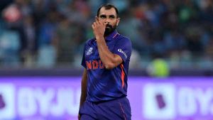 T20 World Cup: ഷമിക്കെതിരേ ഓണ്‍ലൈന്‍ ആക്രമണം- പിന്തുണയുമായി താരങ്ങള്‍