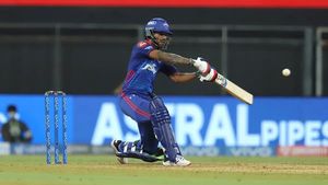 IPL 2021: സിഎസ്‌കെയെ വീഴ്ത്തി ഡല്‍ഹി തലപ്പത്ത്, റെക്കോഡ് നേട്ടത്തില്‍ ധവാന്‍, ധോണിക്ക് നാണക്കേട്