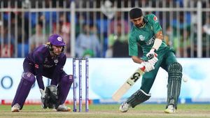 T20 World Cup: അടിയോടടി, കൈയടിച്ച് സാനിയയും- രാഹുലിന്റെ റെക്കോര്‍ഡിനൊപ്പം ഇനി മാലിക്കും