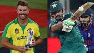 T20 World Cup: പ്ലെയര്‍ ഓഫ് ദി ടൂര്‍ണമെന്റ് വാര്‍ണറോ? ലഭിക്കേണ്ടത് ബാബറിന്!- അക്തര്‍ പറയുന്നു