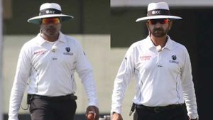 IND vs NZ: ഡിആര്‍എസിനു നന്ദി, ദുരന്തമായി അംപയറിങ്- പിഴച്ചത് ആറെണ്ണം! മൂന്നും ലാതമിനെതിരേ