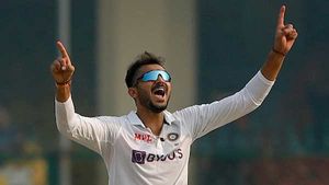 IND vs NZ: വെറും നാലു ടെസ്റ്റ്, അഞ്ചാമതും അഞ്ചു വിക്കറ്റ്! അക്ഷര്‍ ഷോ- എലൈറ്റ് ക്ലബ്ബില്‍