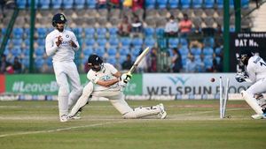 IND vs NZ: കറക്കി വീഴ്ത്തി സ്പിന്നര്‍മാര്‍, 49 റണ്‍സ് ഒന്നാം ഇന്നിങ്‌സ് ലീഡ്, ഗില്ലിന്റെ വിക്കറ്റ് നഷ്ടമായി