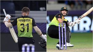 T20 World Cup: ഔട്ട് അല്ലായിരുന്നു, എന്നിട്ടും വാര്‍ണര്‍ എന്തിന് ക്രീസ് വിട്ടു? കാരണം മാക്‌സ്‌വെല്ലെന്ന് വേഡ്