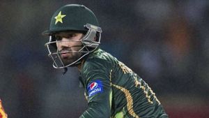 T20 World Cup 2021: പനി തിരിച്ചടിയായില്ല, മുഹമ്മദ് റിസ്വാനും ഷുഹൈബ് മാലിക്കും സെമി കളിക്കാന്‍ ഫിറ്റ്