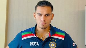 T20 World Cup: വരുണിനേക്കാള്‍ മികച്ചവന്‍ രാഹുല്‍ ചഹാര്‍, ഇന്ത്യ പ്ലേയിങ് 11ലേക്ക് പരിഗണിക്കണം- കനേരിയ